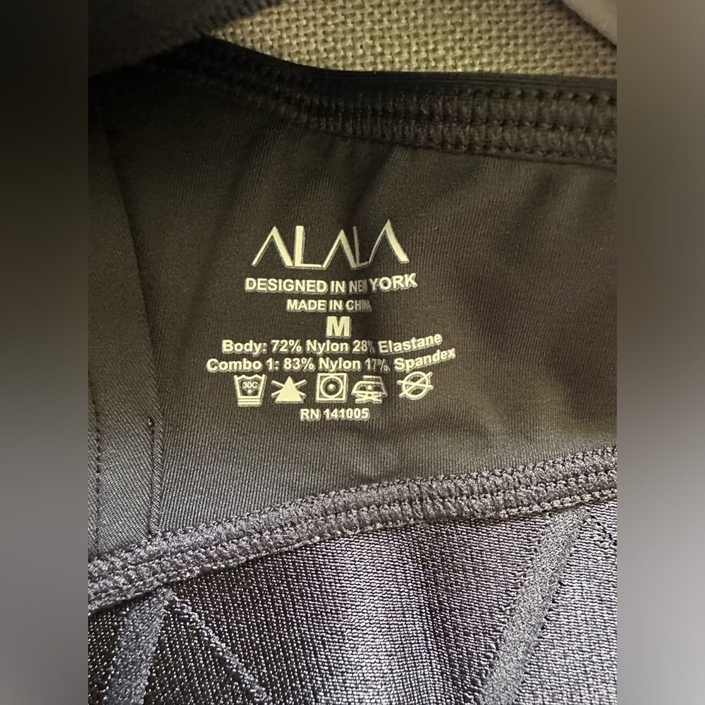 ALALA Color Block Reef Sports Bra New - Picture 7 of 12